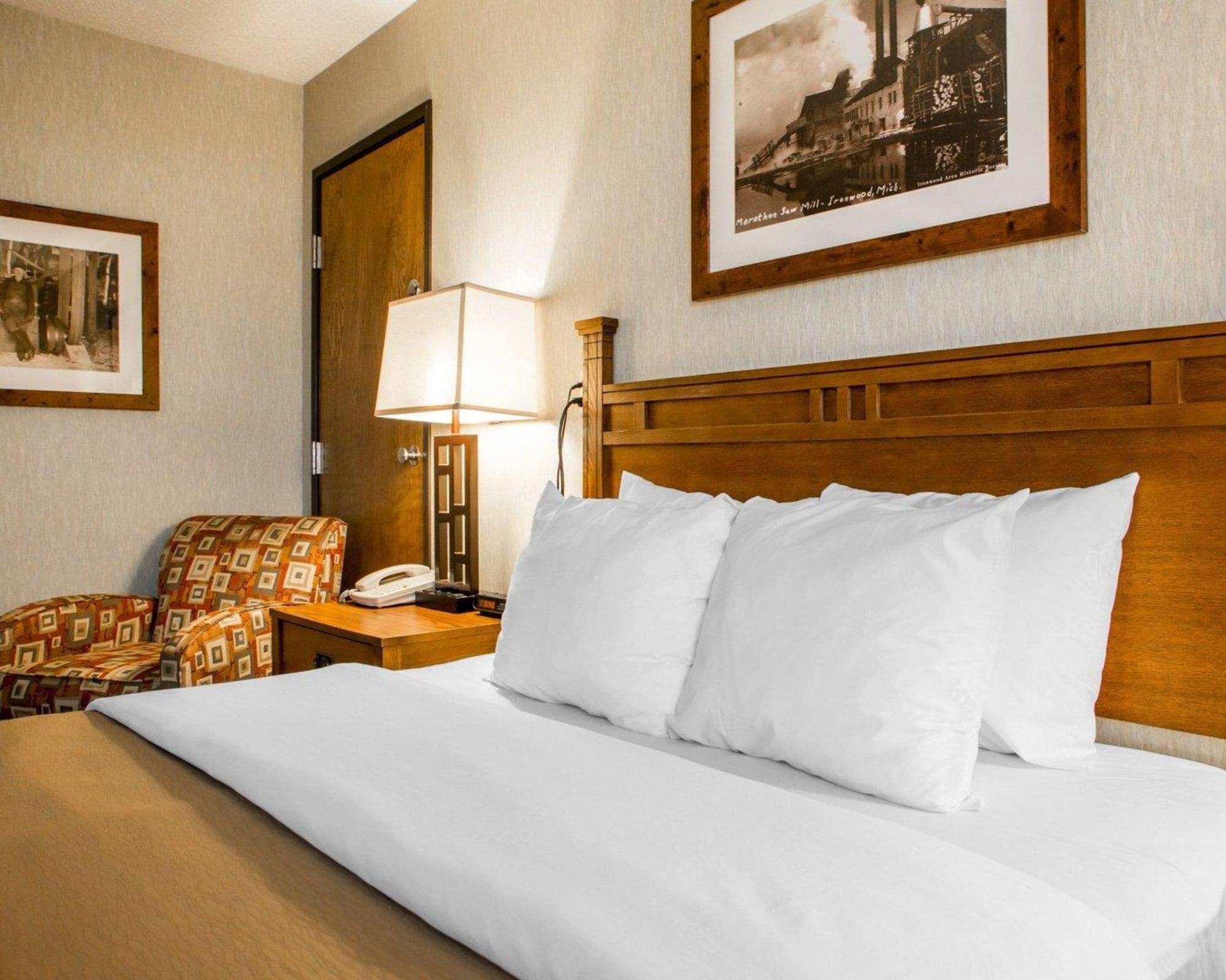 Quality Inn Айронвуд Экстерьер фото