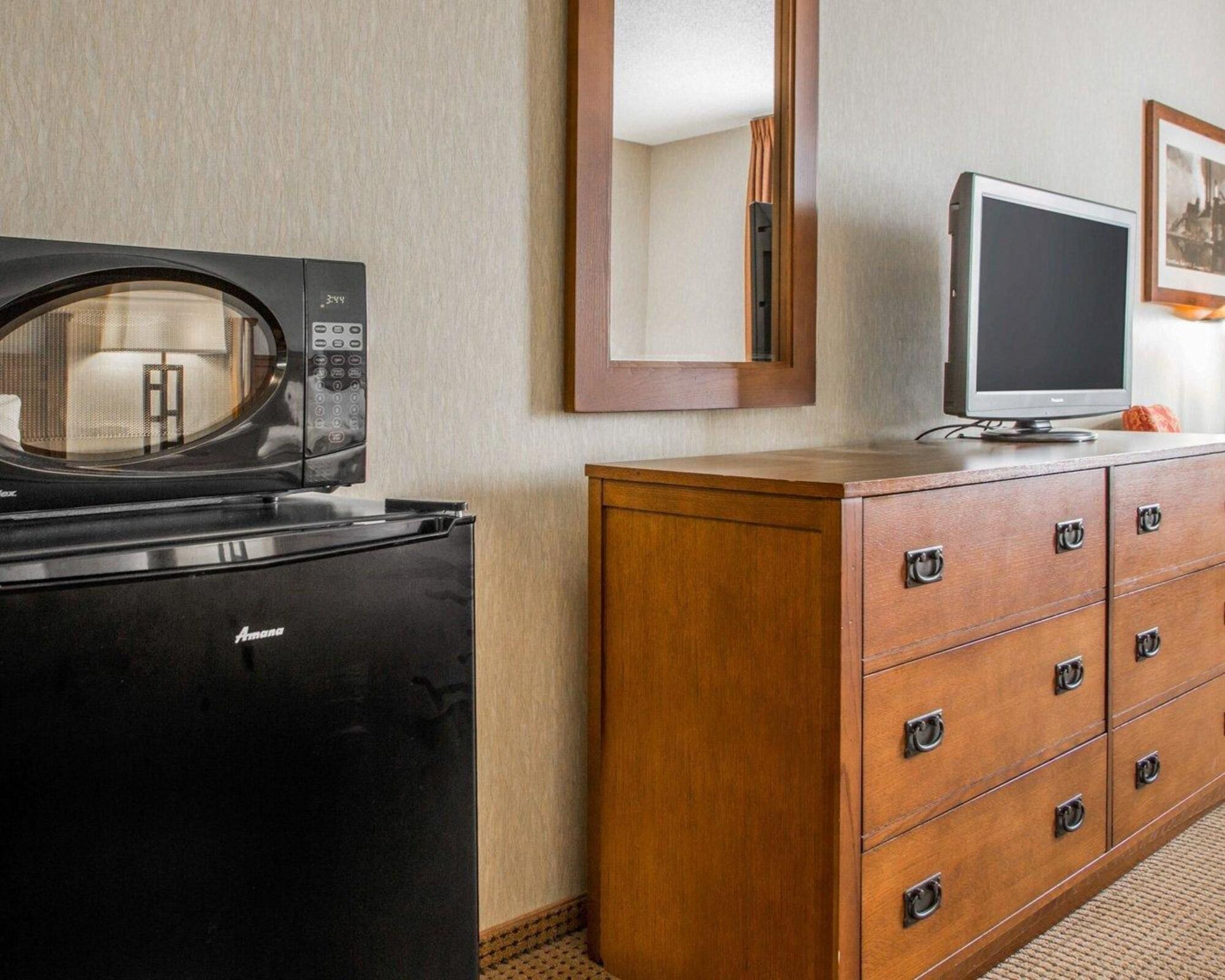 Quality Inn Айронвуд Экстерьер фото