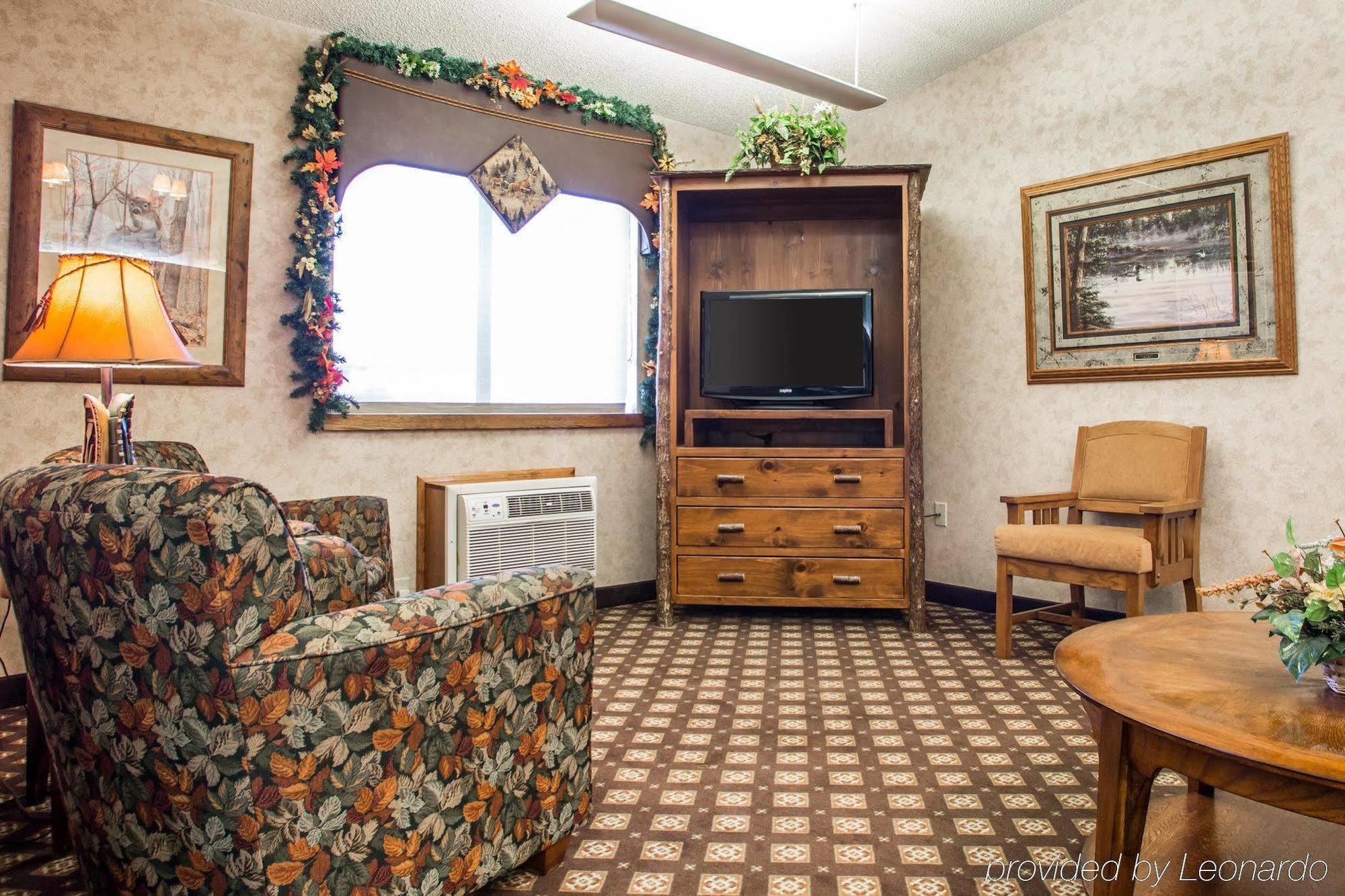 Quality Inn Айронвуд Экстерьер фото