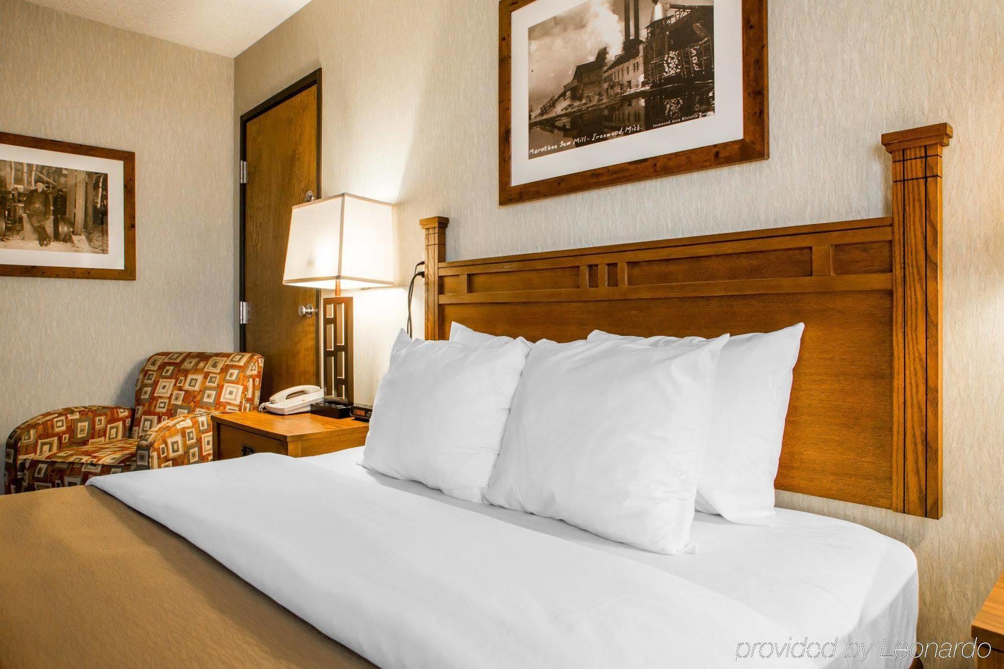 Quality Inn Айронвуд Экстерьер фото