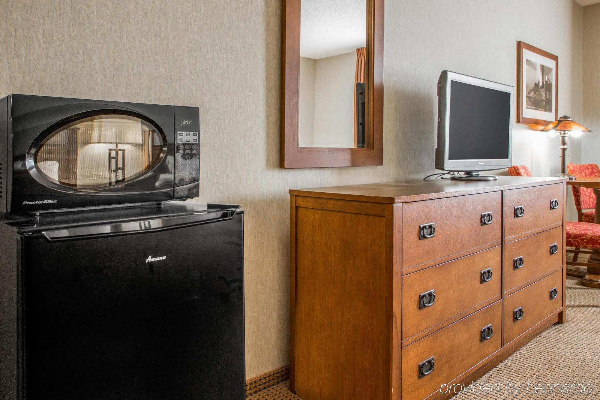 Quality Inn Айронвуд Экстерьер фото