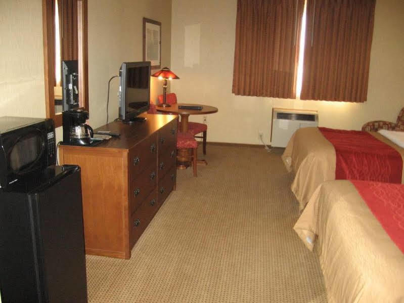 Quality Inn Айронвуд Экстерьер фото