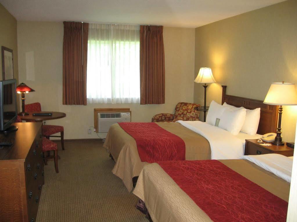 Quality Inn Айронвуд Экстерьер фото