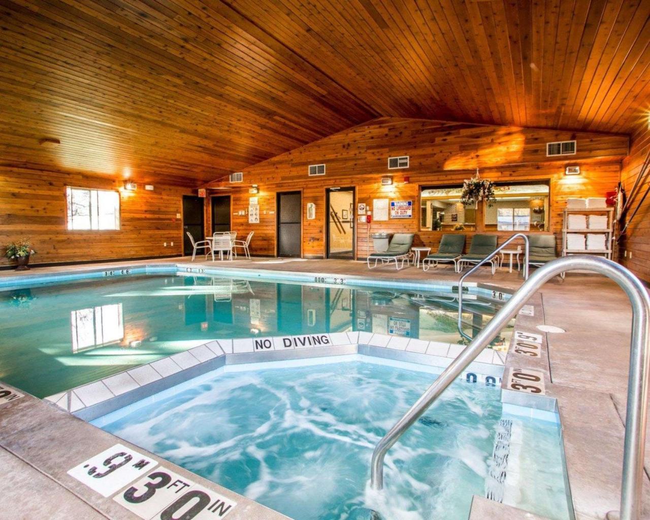 Quality Inn Айронвуд Экстерьер фото